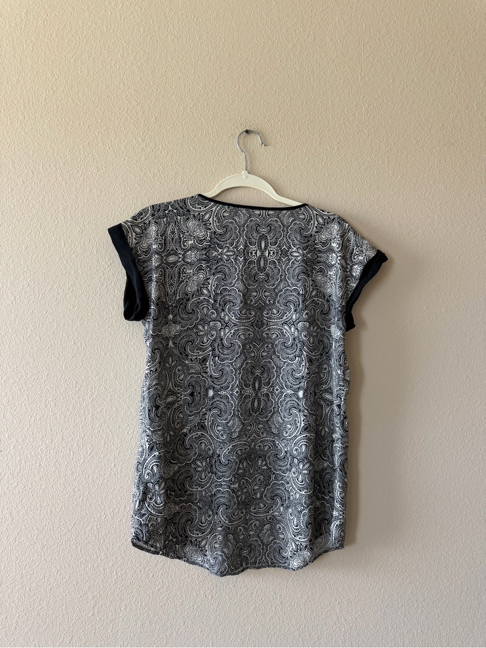Express Black & White Paisley V-Neck Tee with Contrast Trim - Picture 6 of 6
